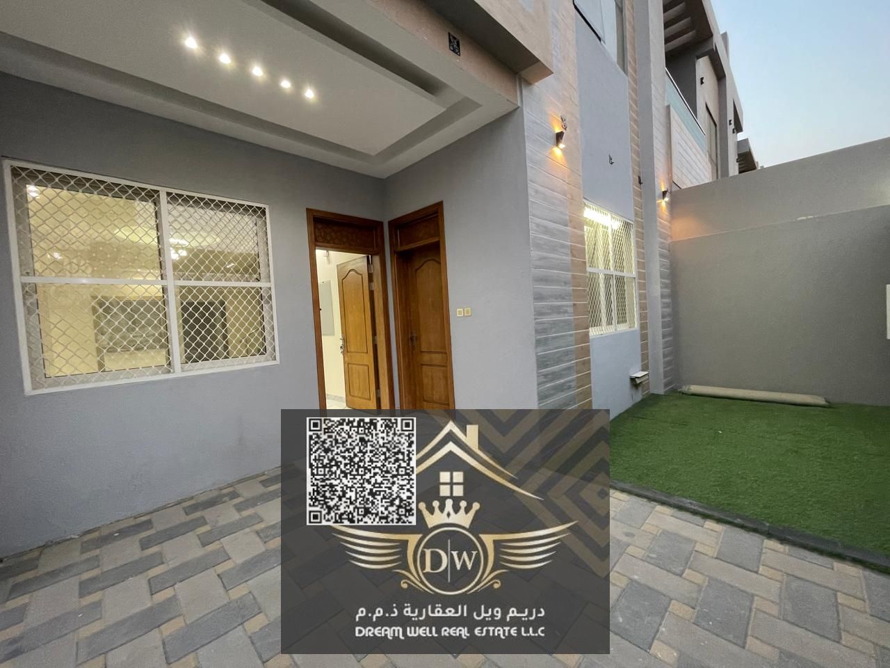 FIVE BED ROOM TOWNHOUSE AVAILABLE FOR SALE WITH ELECTRYCITY