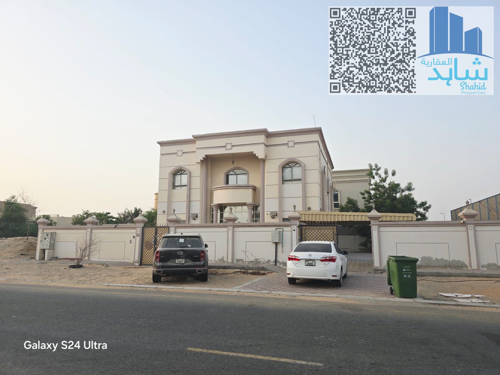 Spacious 6-Bedroom Villa for Rent in Al Hamidiya, Ajman 	•	Plot Size: 10,000 sq. ft. 	•	Bedrooms: 6 	•	Living Spaces: 2 Halls + Majlis 	•	Outdoor Space: Private Garden 	•	Annual Rent: AED 115,000 	•	Payments: 2 Cheques Only