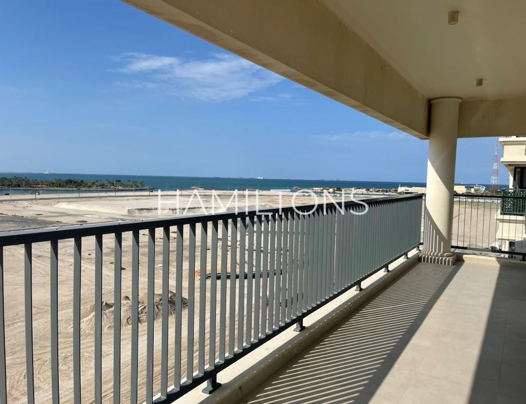 Sea View Living | Vacant Unit | 10 mins to Dubai | Resale