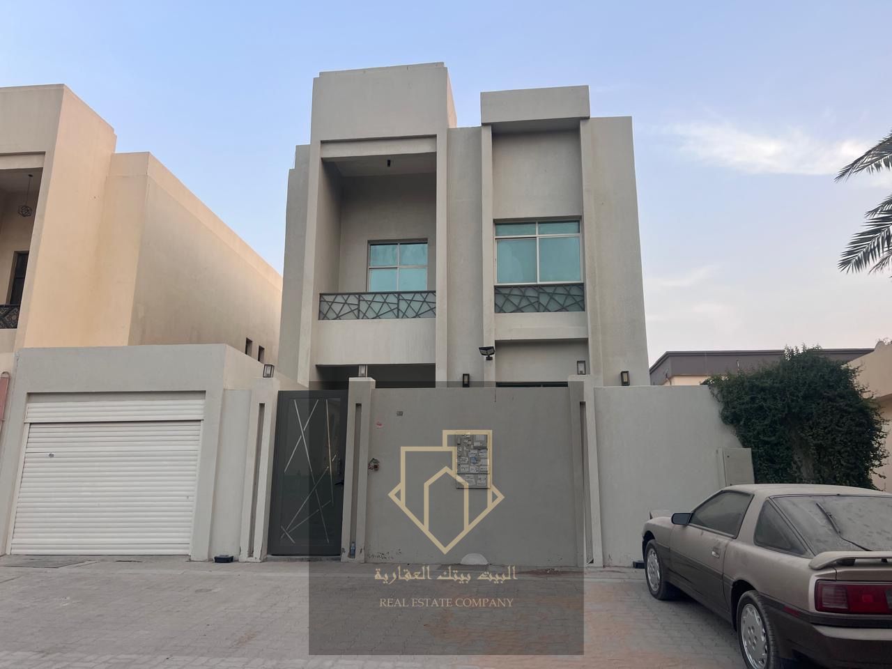 For sale a villa in Al-Mawahat 2, an area of 3400, 5 rooms and a maid's room
