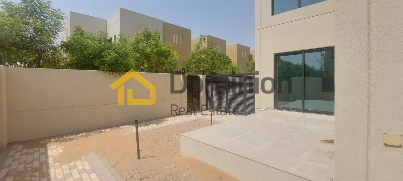 CORNER UNIT | HIGH FINISHING | READY TO MOVE |