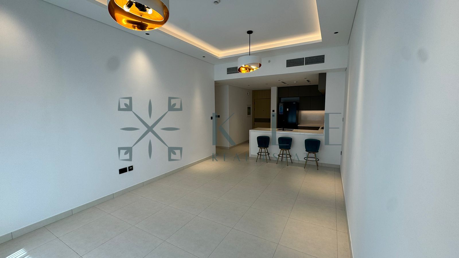 Spacious Layout | Next to Mall | Vacant