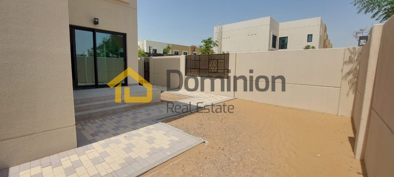 CORNER UNIT | HIGH FINISHING | READY TO MOVE |