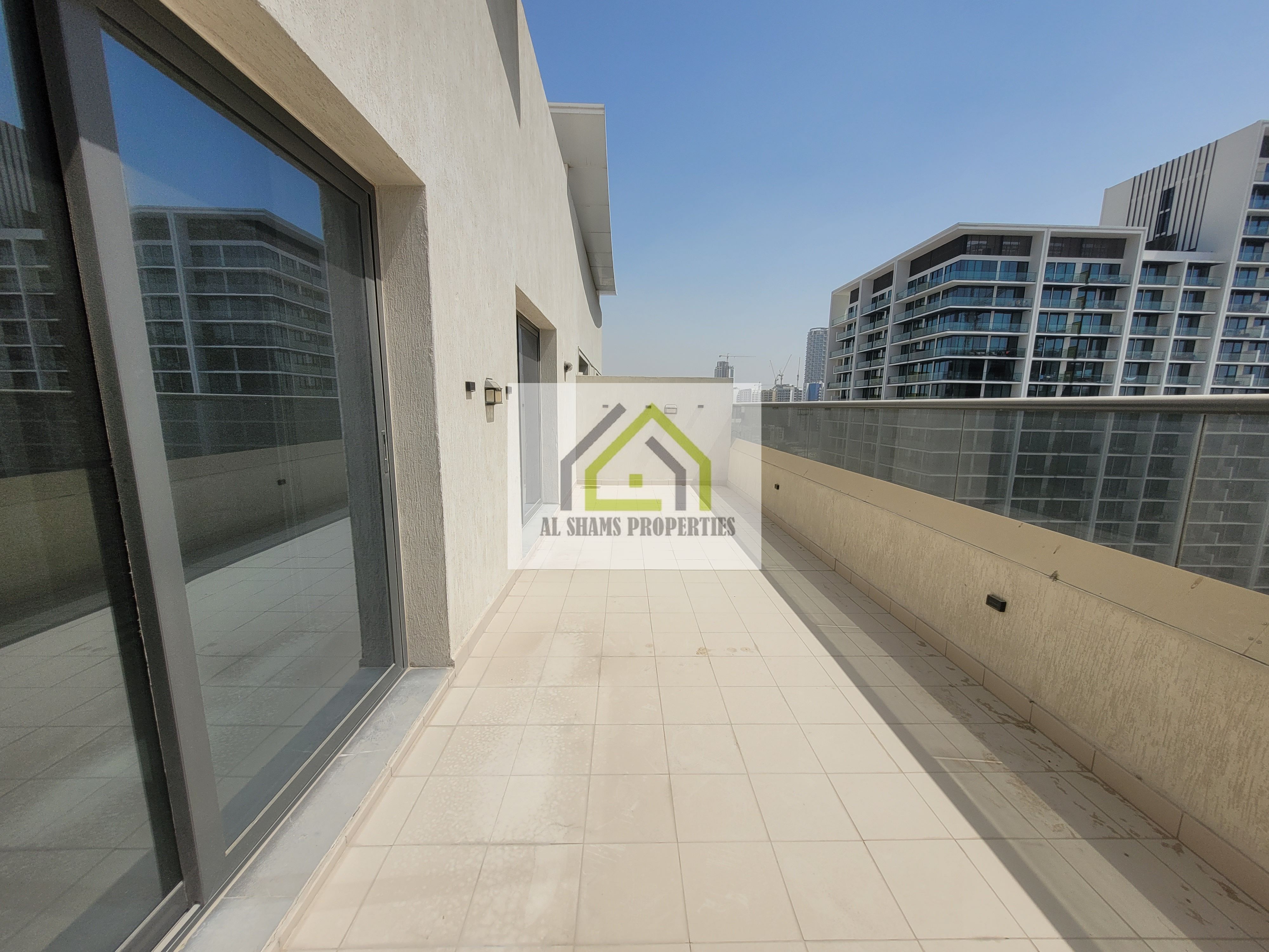 1 MONTH FREE | FULLY FITTED KITCHEN | HUGE TERRACE | PRIME LOCATION