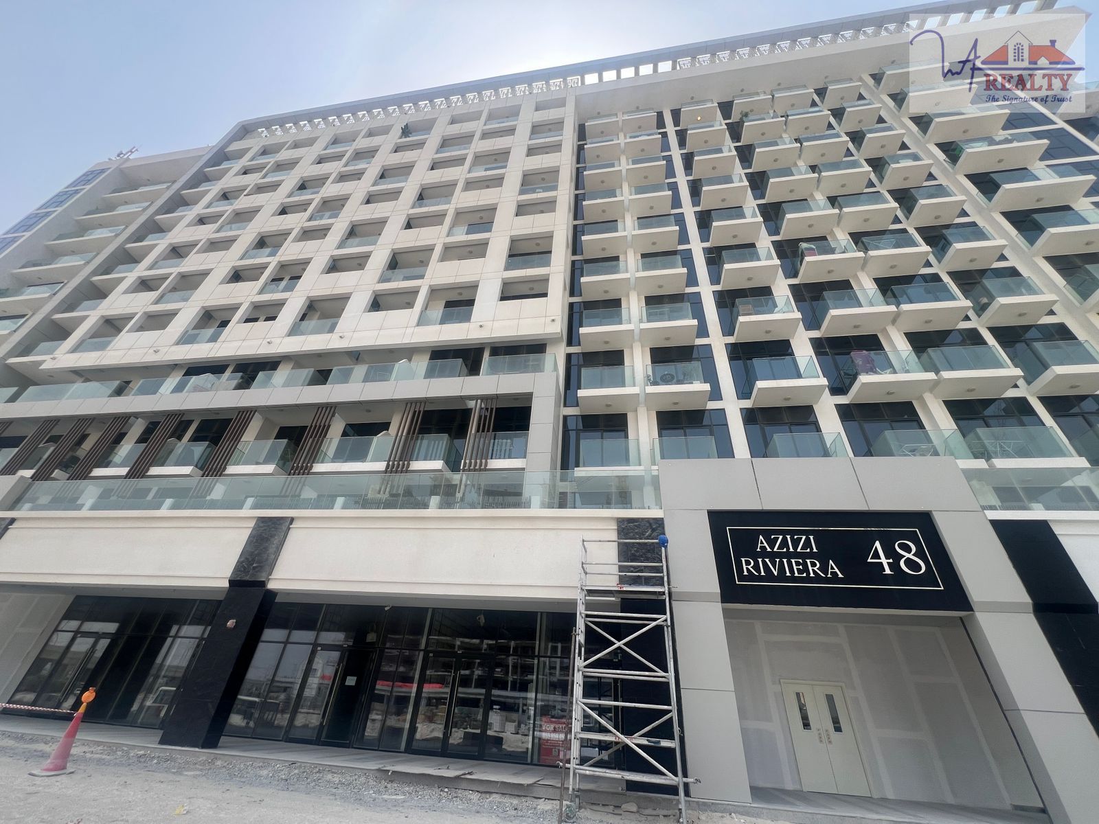 Business Opportunity | Retail Shop in Azizi Riviera | 463 Sq Ft | AED 180K