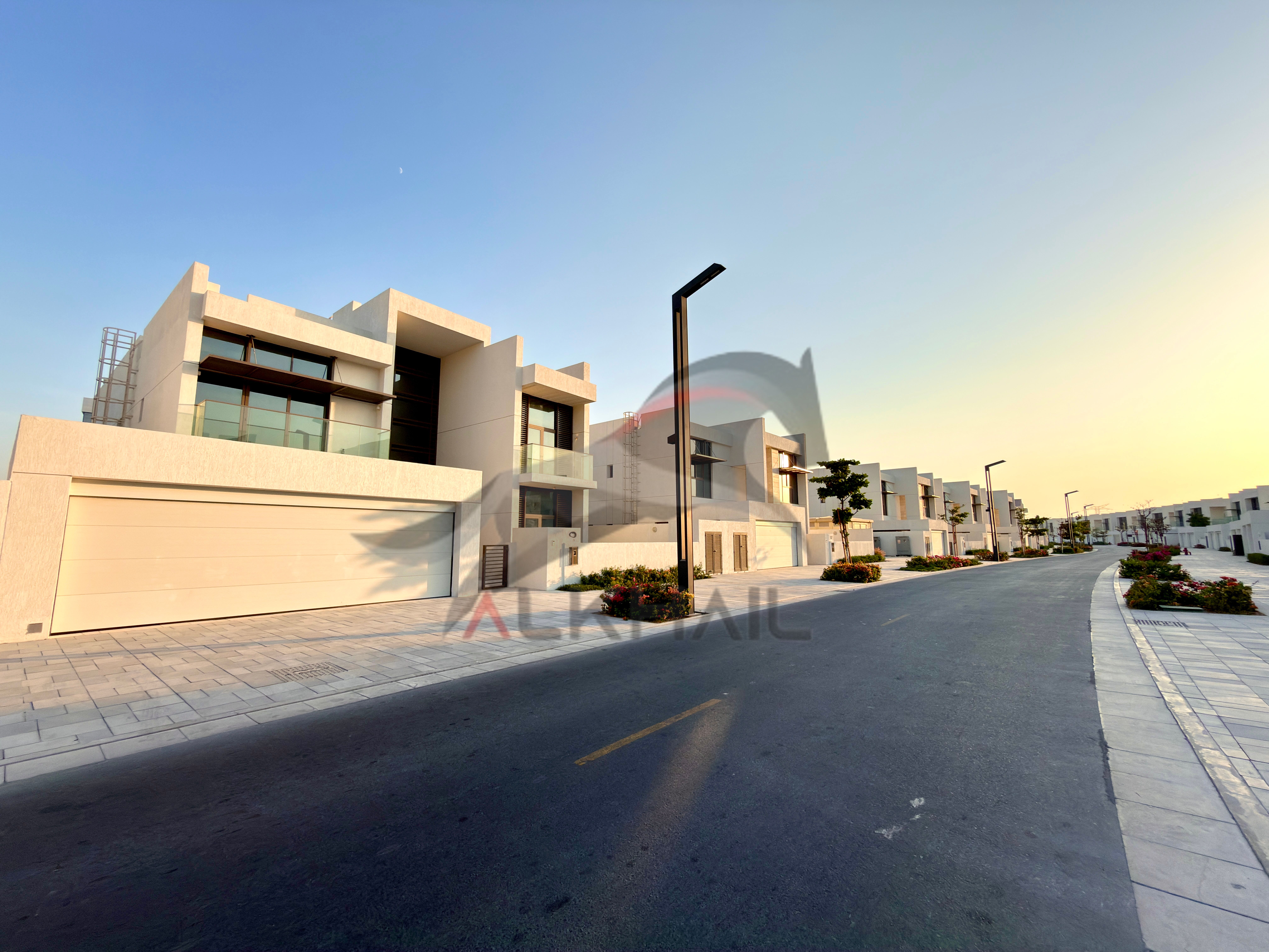 Luxurious 5-Bedroom Contemporary Villa
