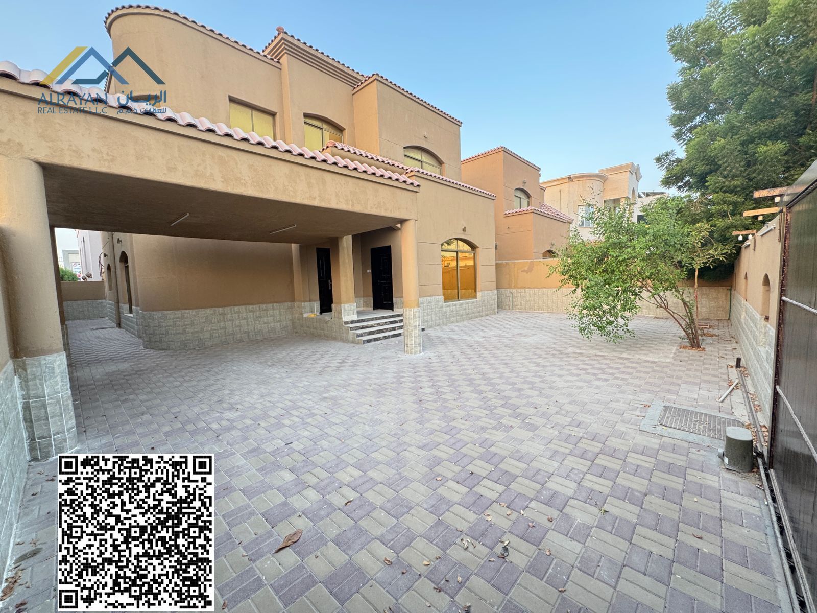 For sale, a commercial villa with a large area of 5,000 square feet, freehold, for all nationalities.
