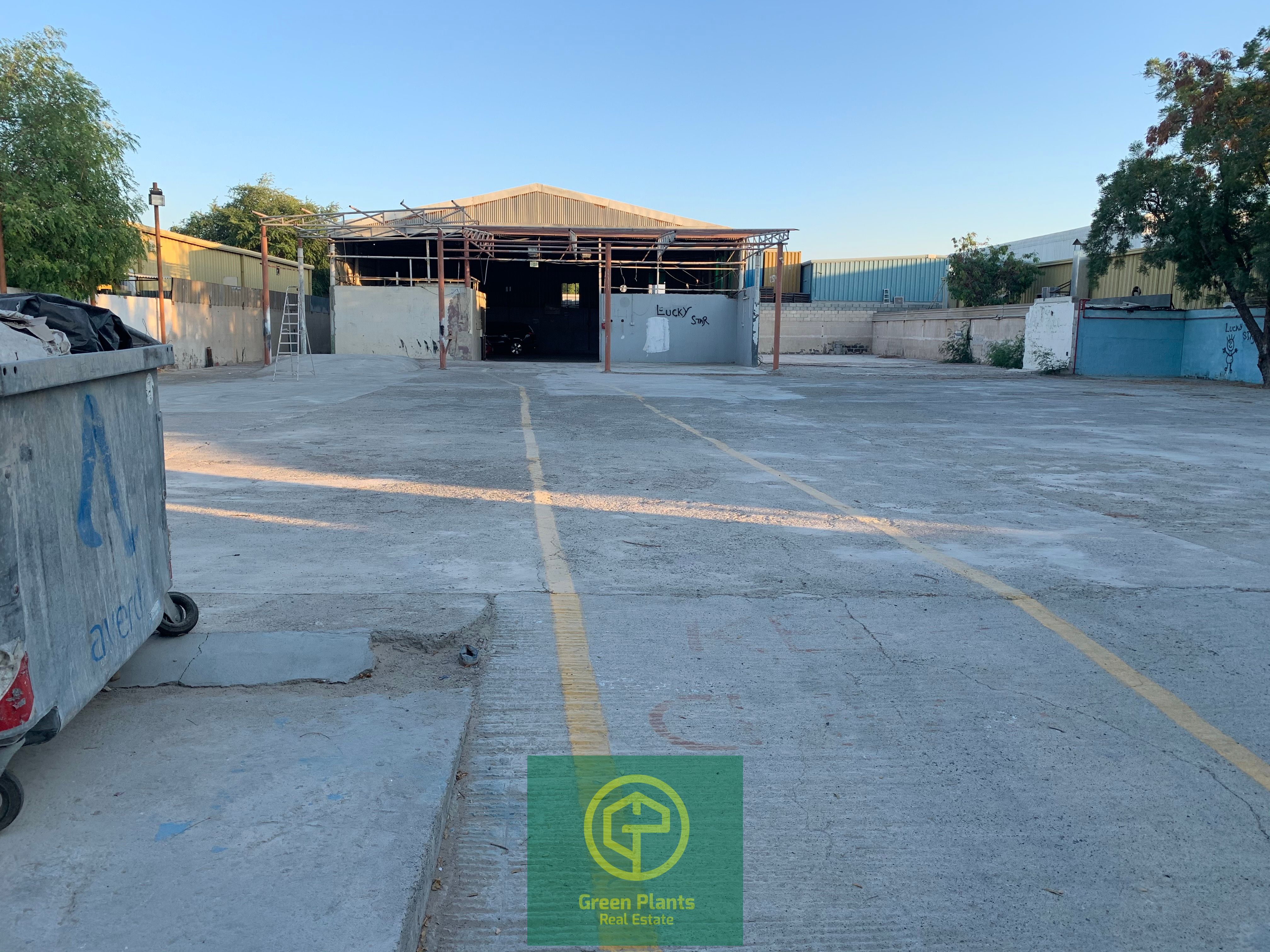 Al Quoz Ind. Area 38,000 sq. Ft open yard road facing in a prime location