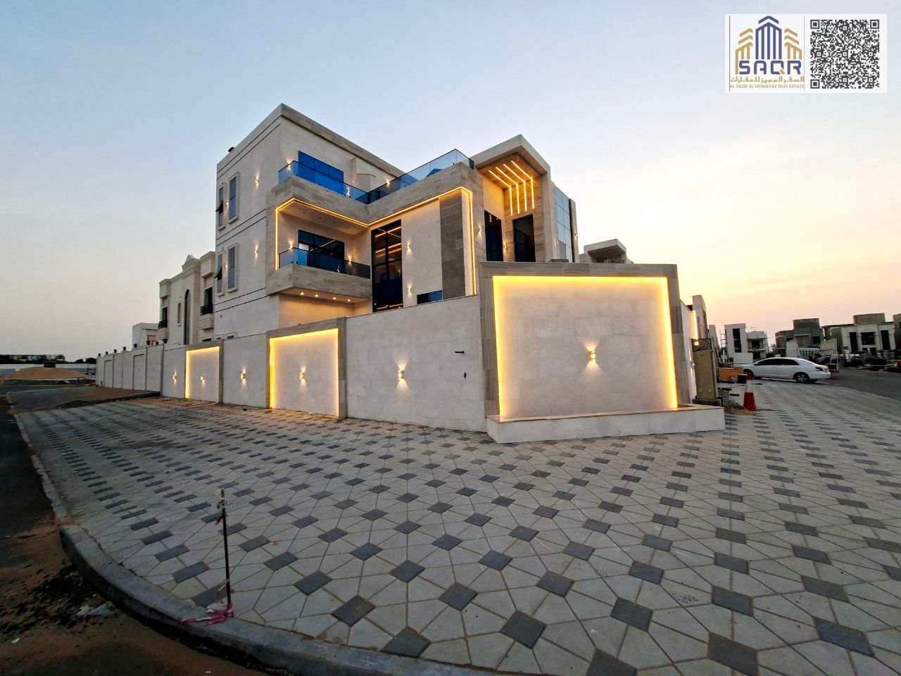 Deluxe villa, classic design, two floors and a roof/Including registration fees/Freehold for all nationalities/Easy monthly installments/Furnished/