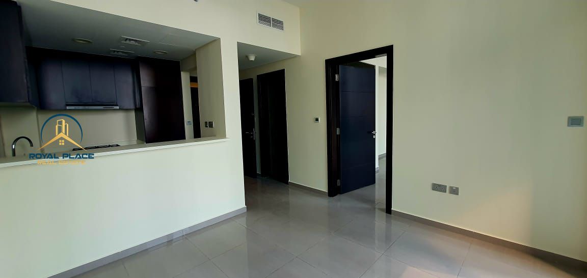 HIGH FLOOR | UNFURNISHED | NEAR METRO