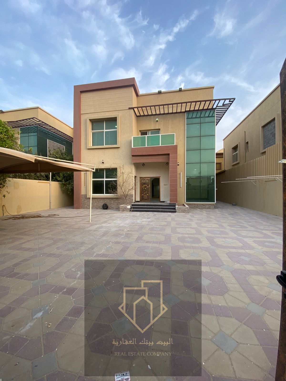 Villa for sale in Al Moihat area, residential commercial, 5 rooms and a maid's room