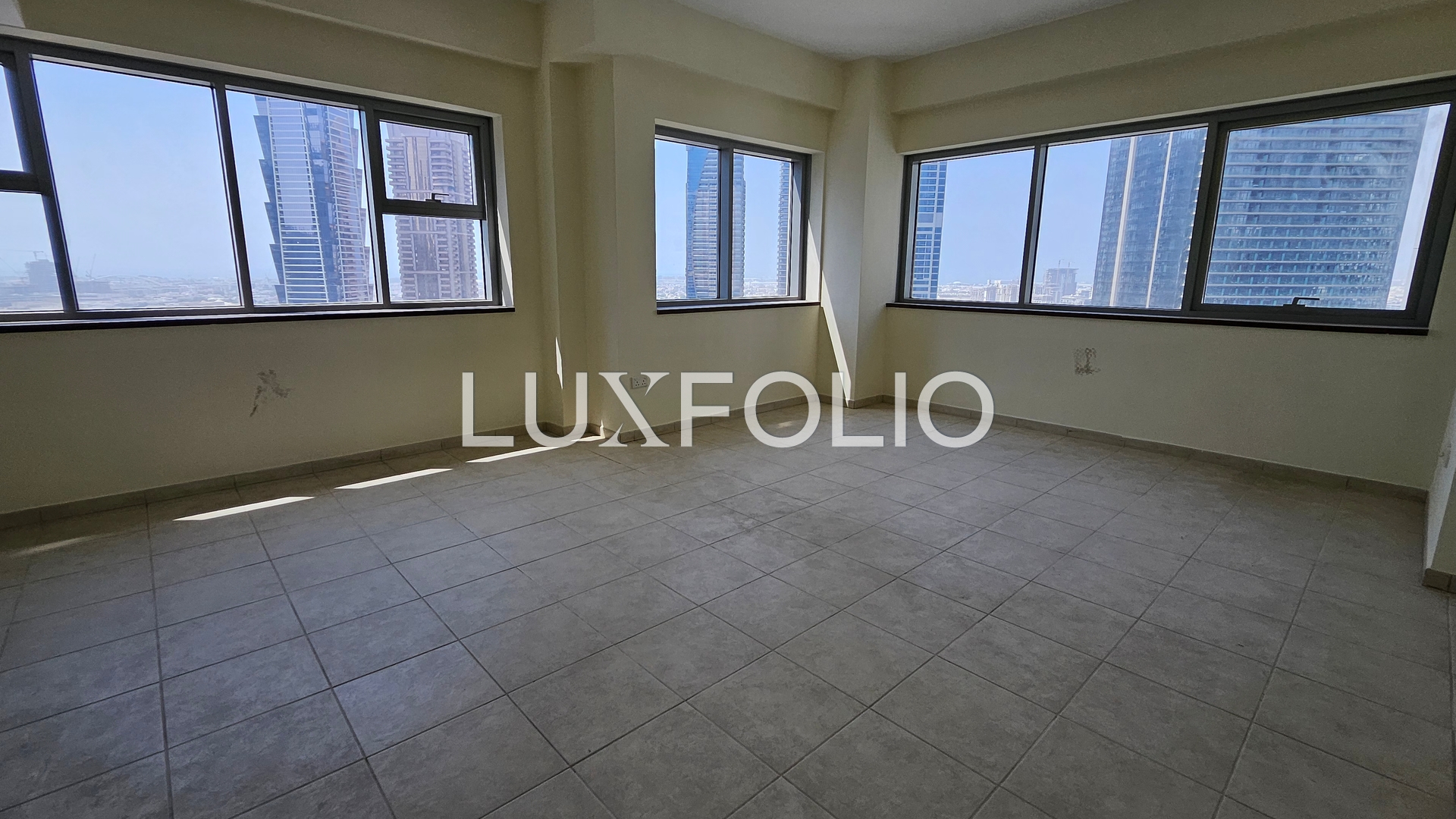 High Floor | Vacant | Unfurnished | Motivated