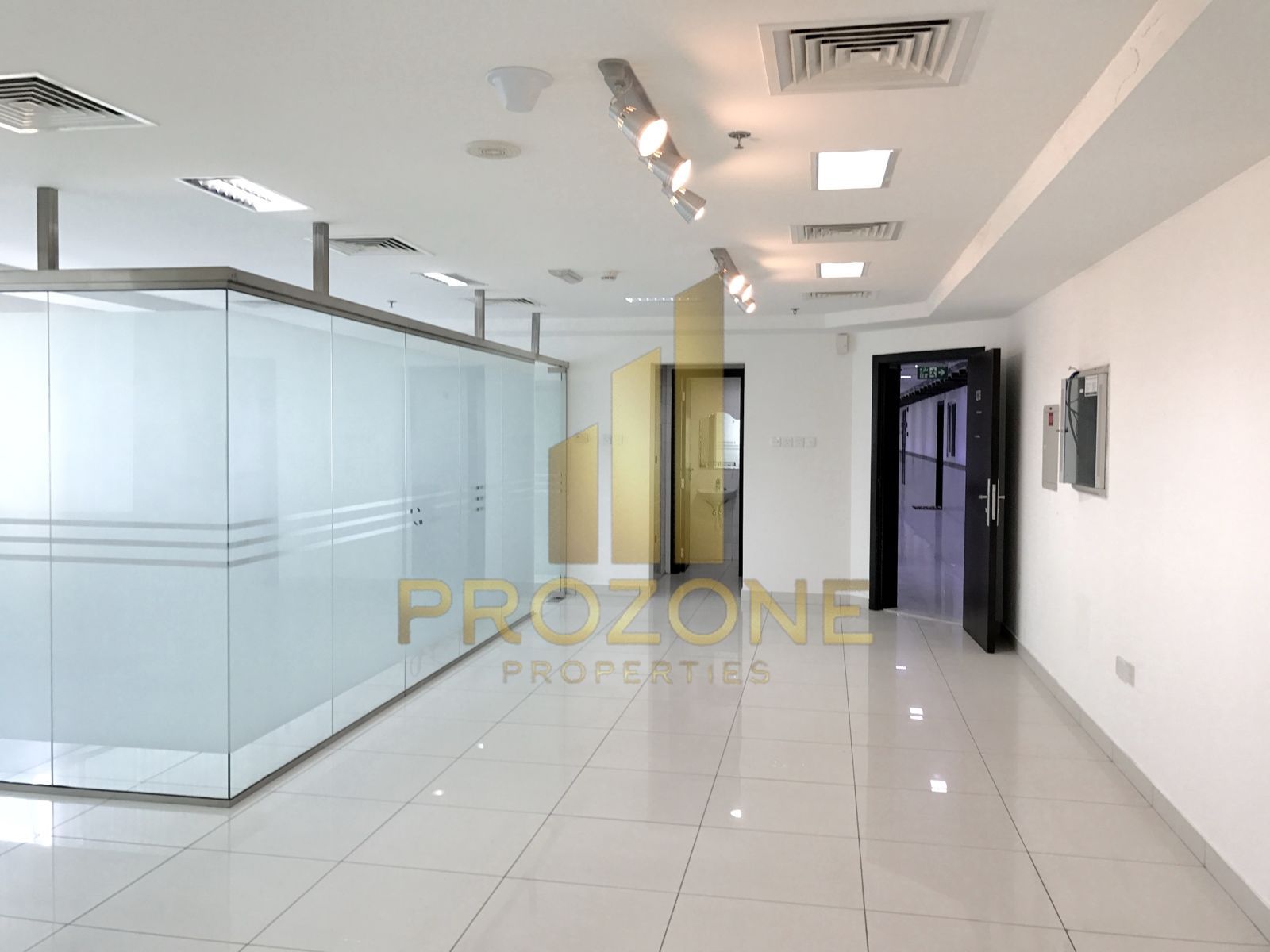 Chiller Free | With 2 Glass Partitions | Close to MOE
