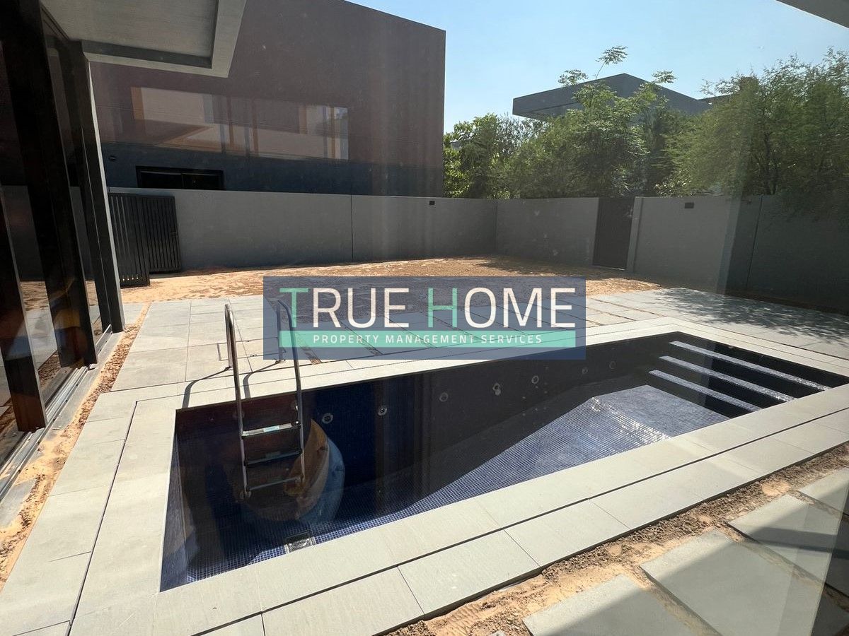 Hot Deal | 4 Bed rooms Corner villa in Masaar | ready to move with swimming pool