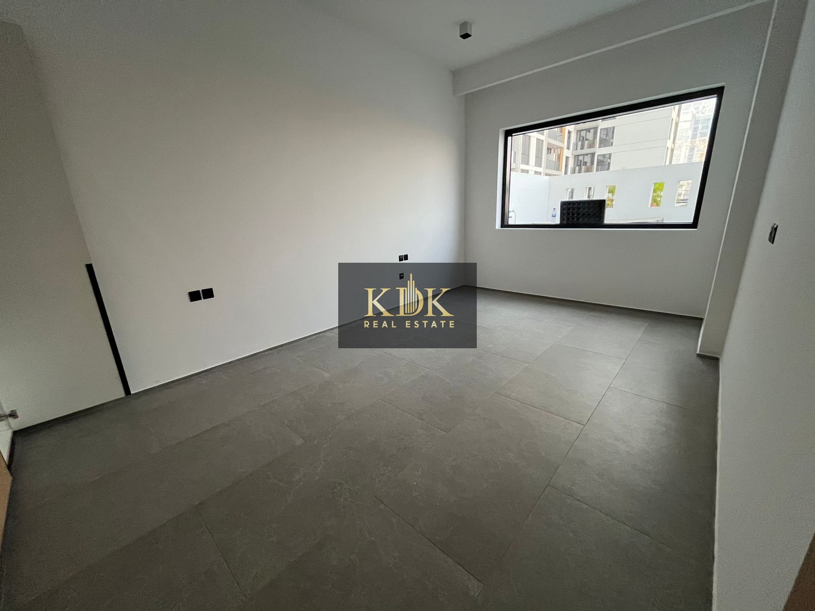 Unfurnished 1bhk with Jacuzzi| Prime Location| Call Now