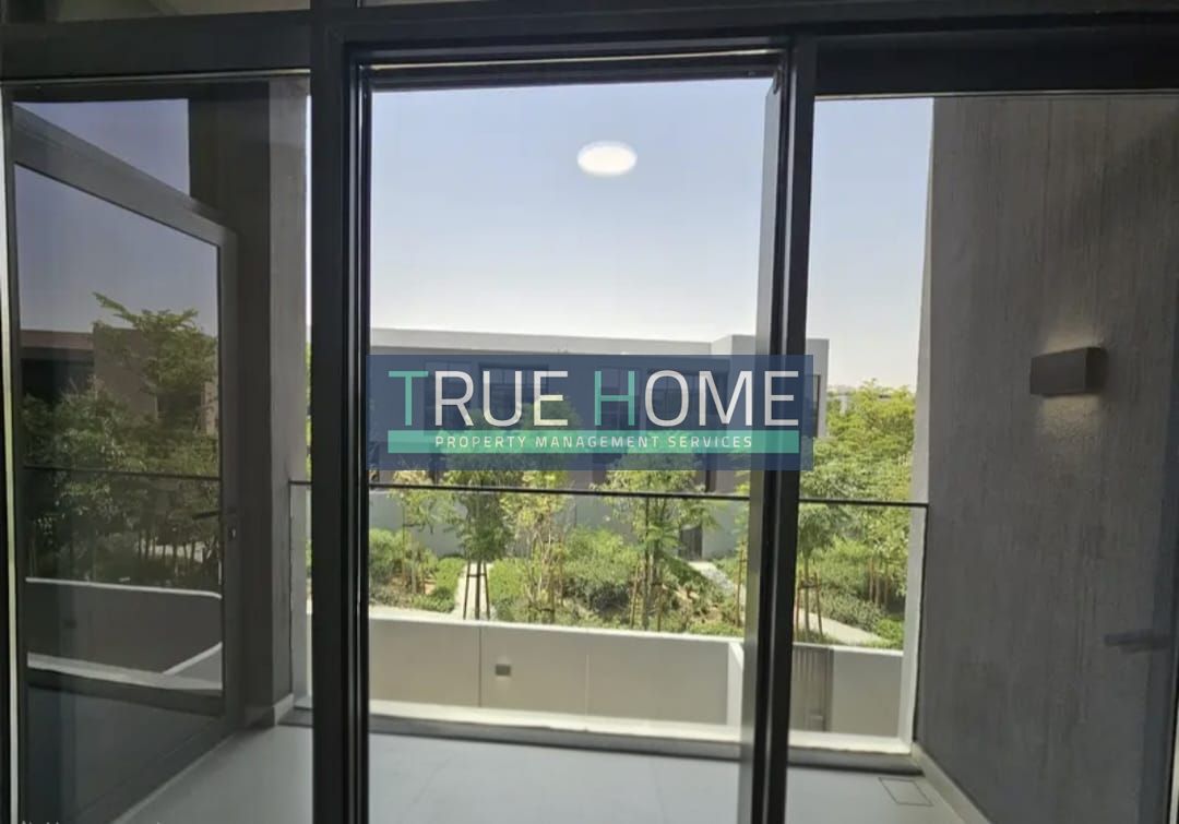 Freehold | 3BR Townhouse | Ready To Move