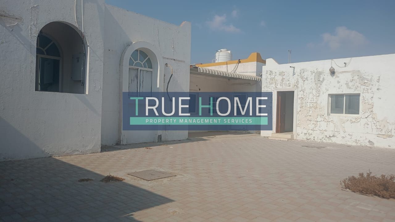 Large Plot | 4BR Villa | Ideal for Redevelopment