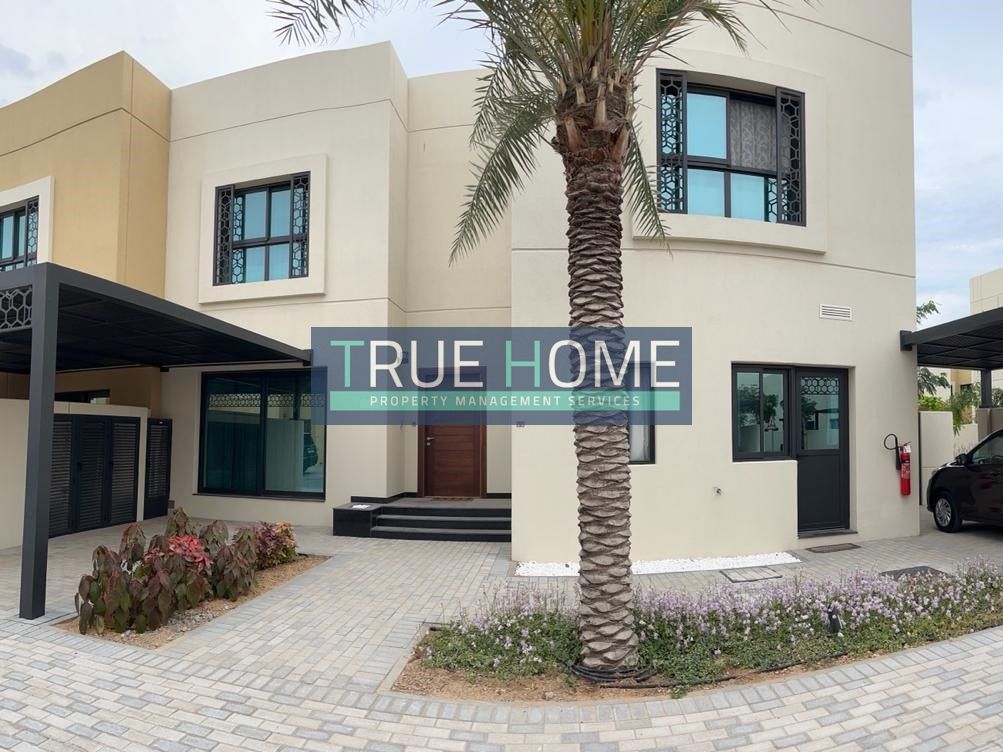 Freehold | Corner 4BR + Maid's Room | Solar Power