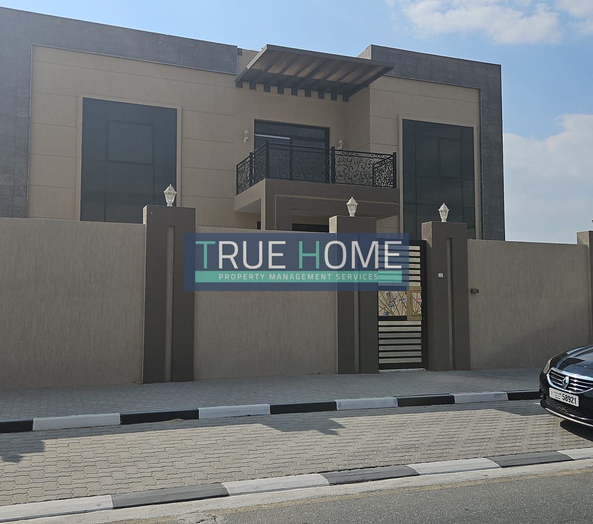 Luxury Villa in Al Hoshi - Two Floors With Extension