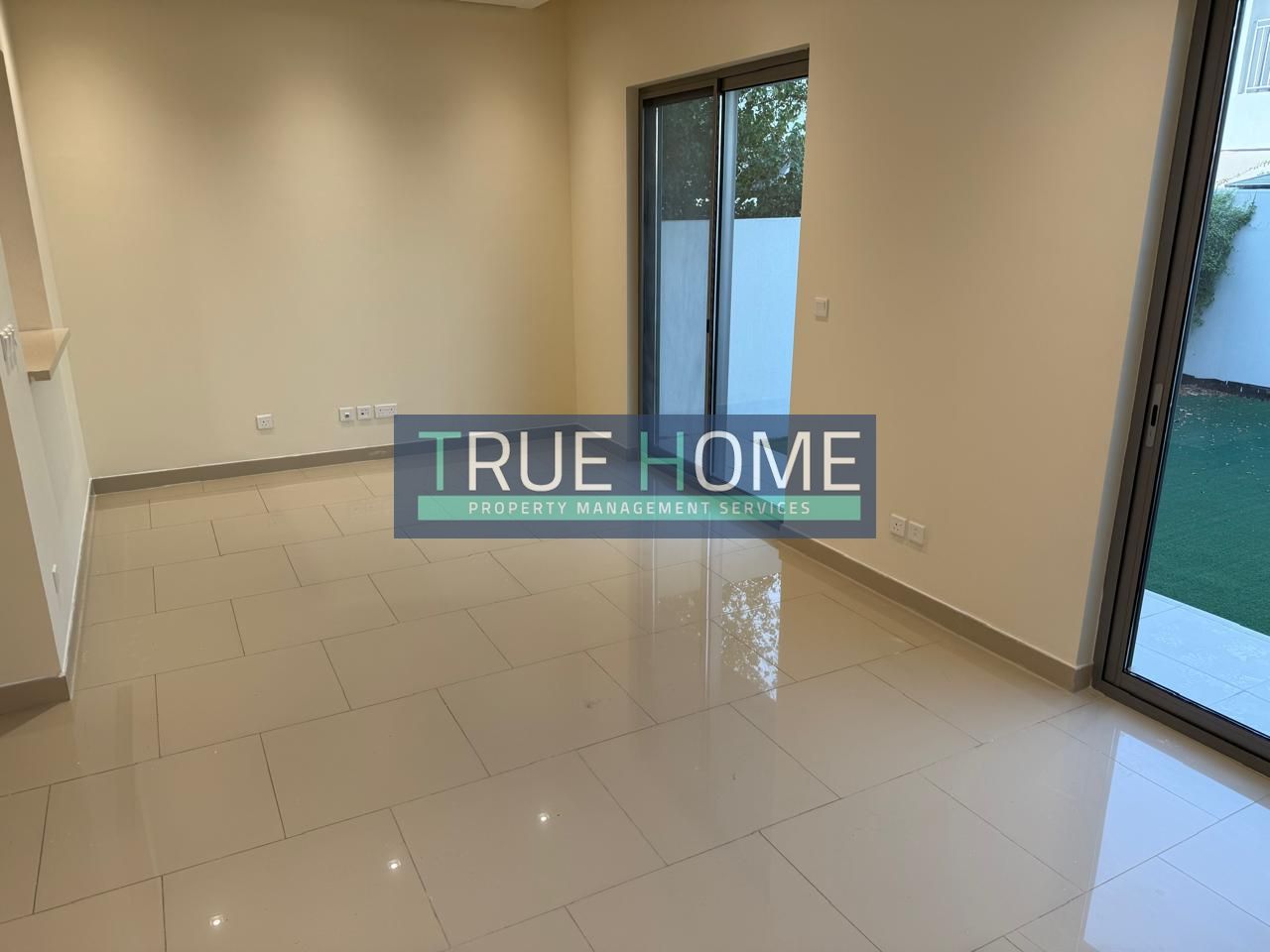 Contemporary 3BR Townhouse | Prime Location