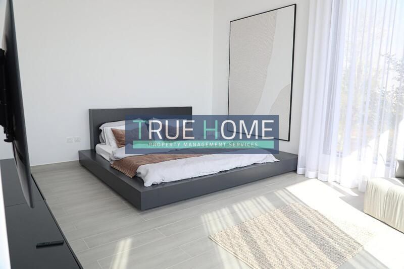 Stunning 4-Bedroom Freehold Villa | Corner
