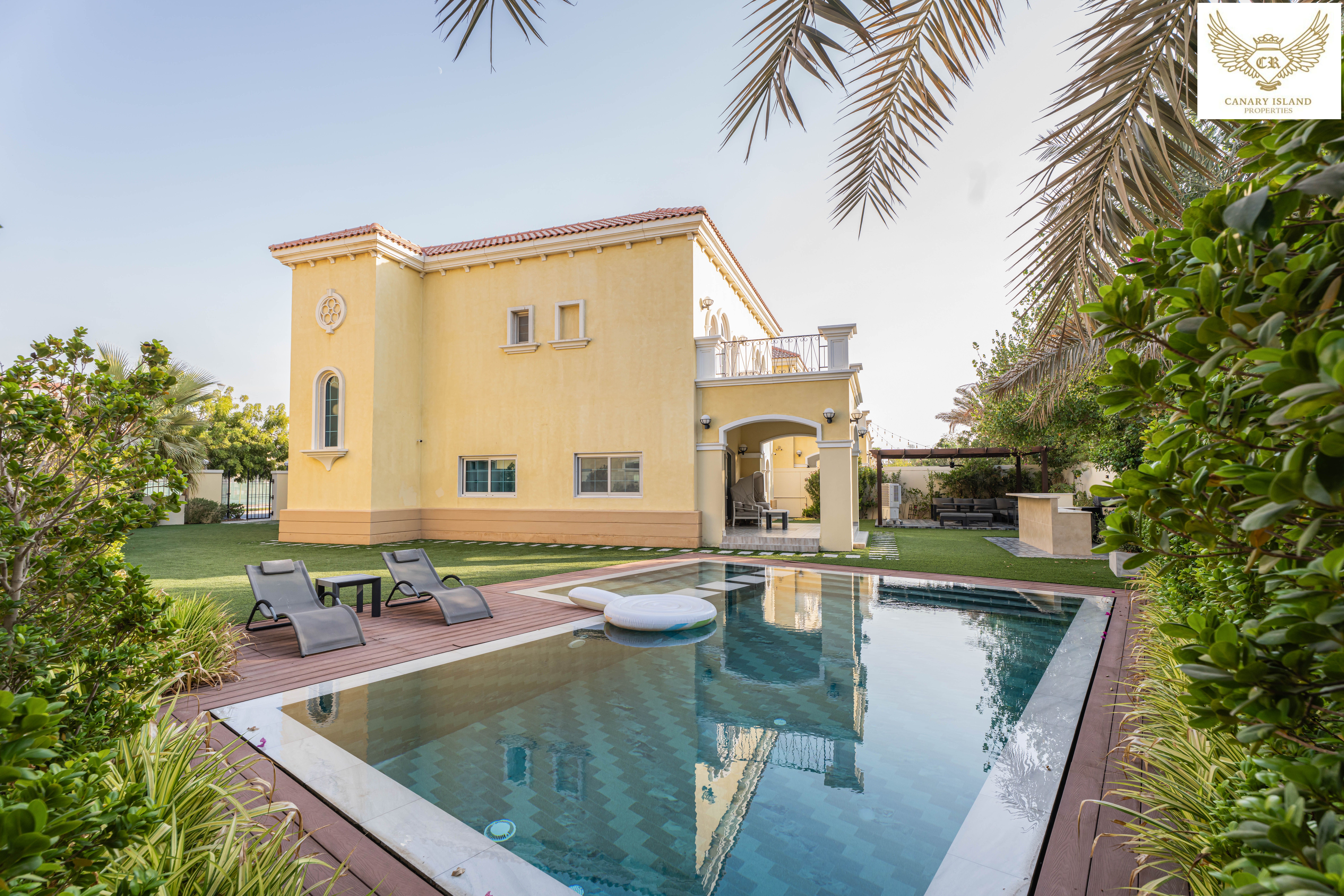 FULLY FURNISHED | PRIVATE POOL | EXCLUSIVE