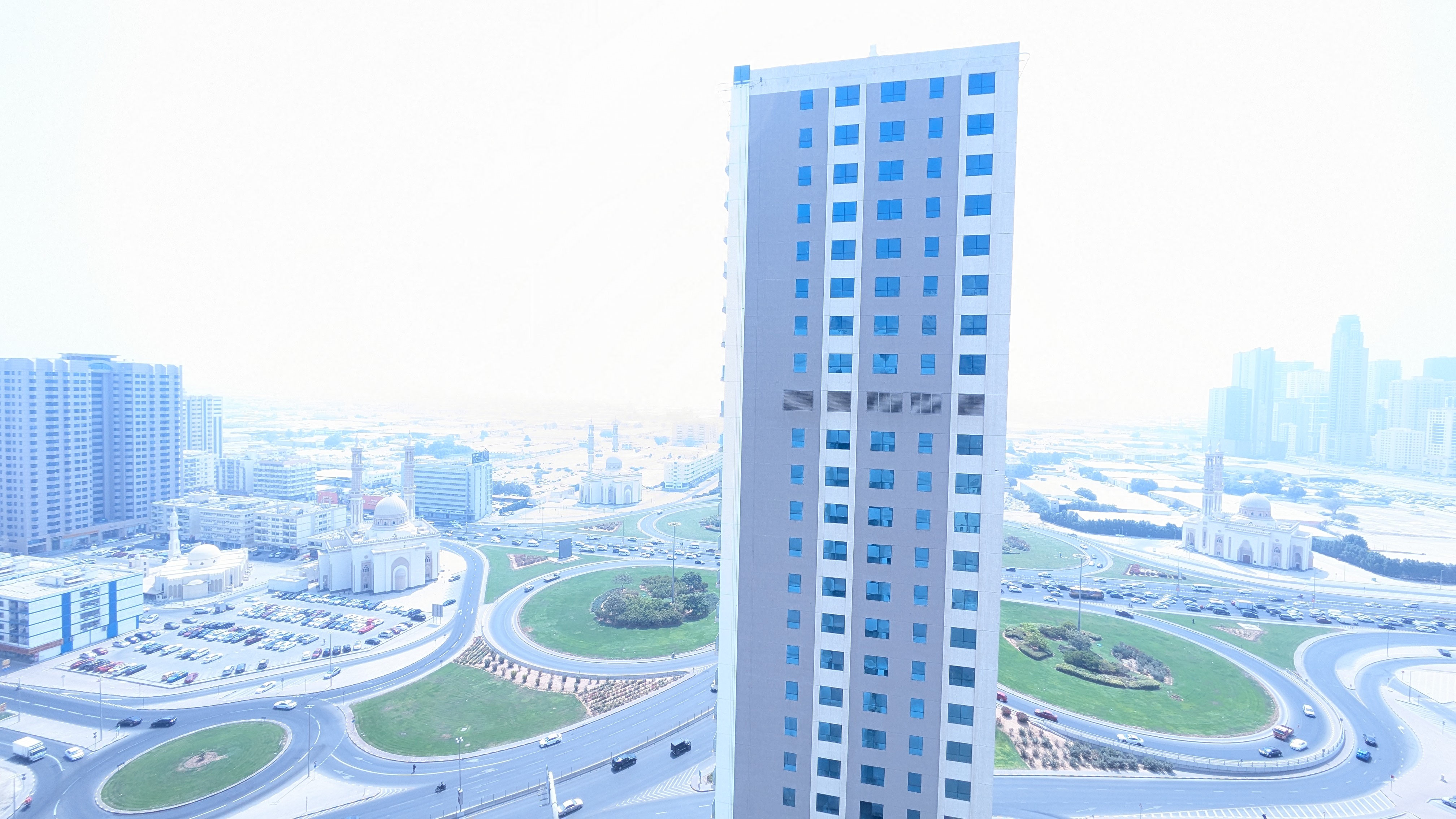 SPACIOUS 3BHK APARTMENT 60K OPEN VIEW WITH BUILT-IN WARDROBE FULLY FITTING KITCHEN & STORE ROOM & LIVING AREA ON A PRIME LOCATION