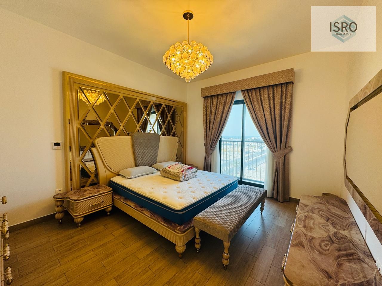Luxurious 2bhk with balcony Majestic view