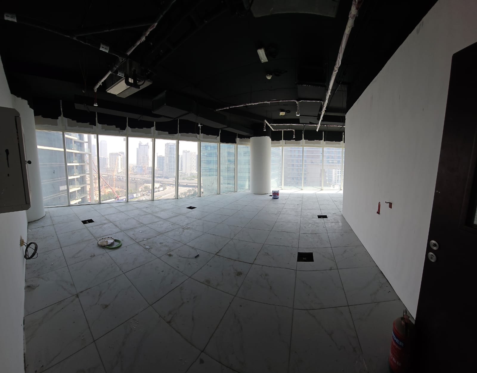 Modern Location | Exceptional Services | Flexible Payments | Stunning Views | Parking Available