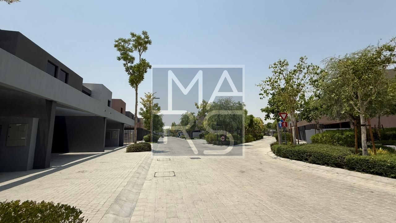 Best Price | Modern Smart Townhouse a Prime location | Freehold