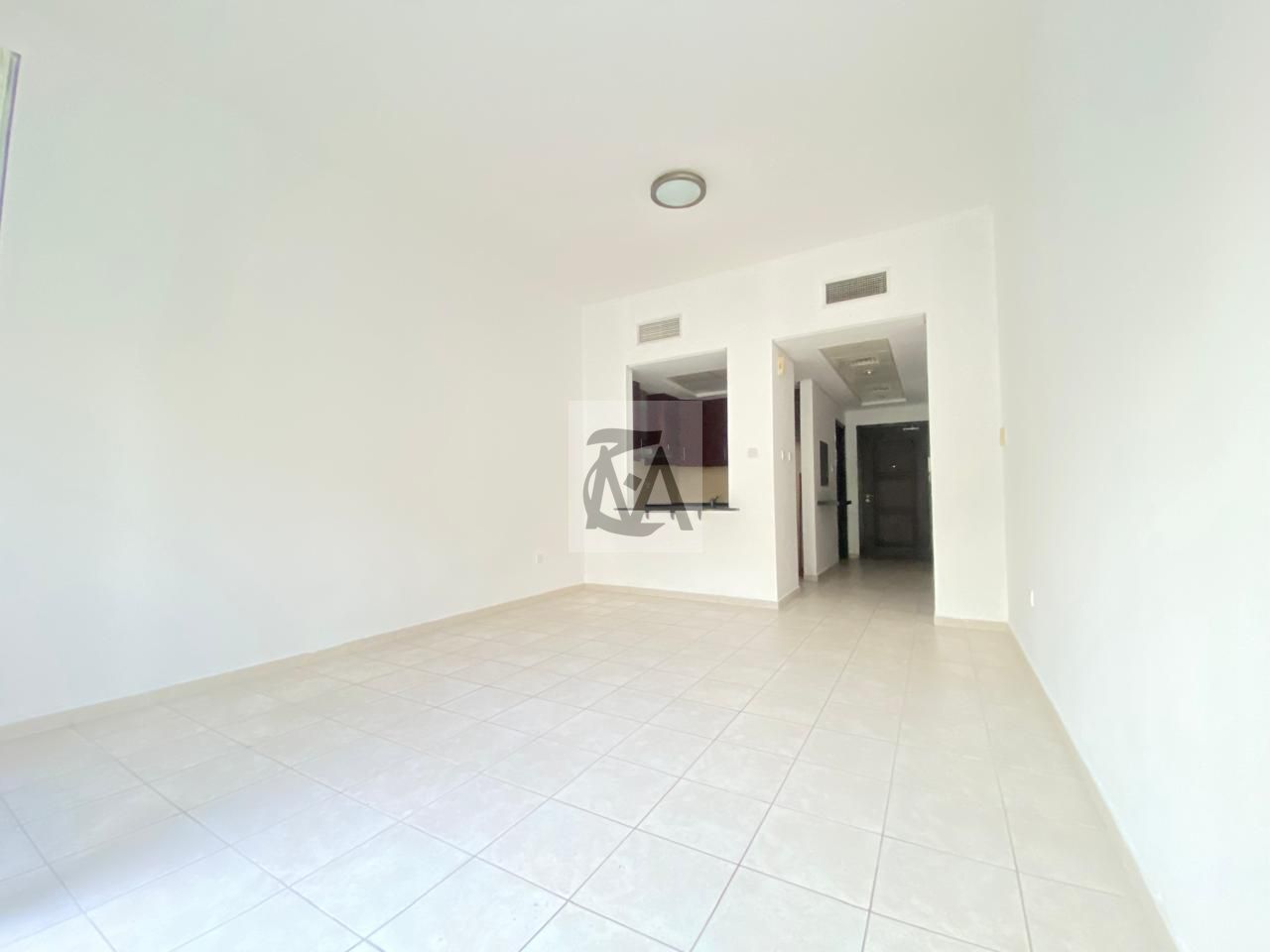 UPGRADED STUDIO CLOSE TO METRO