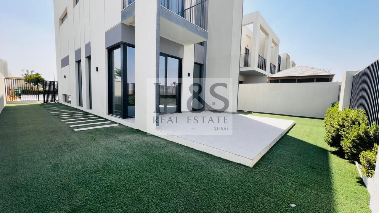 Corner-Single Row - Landscaped - Urgent Rent