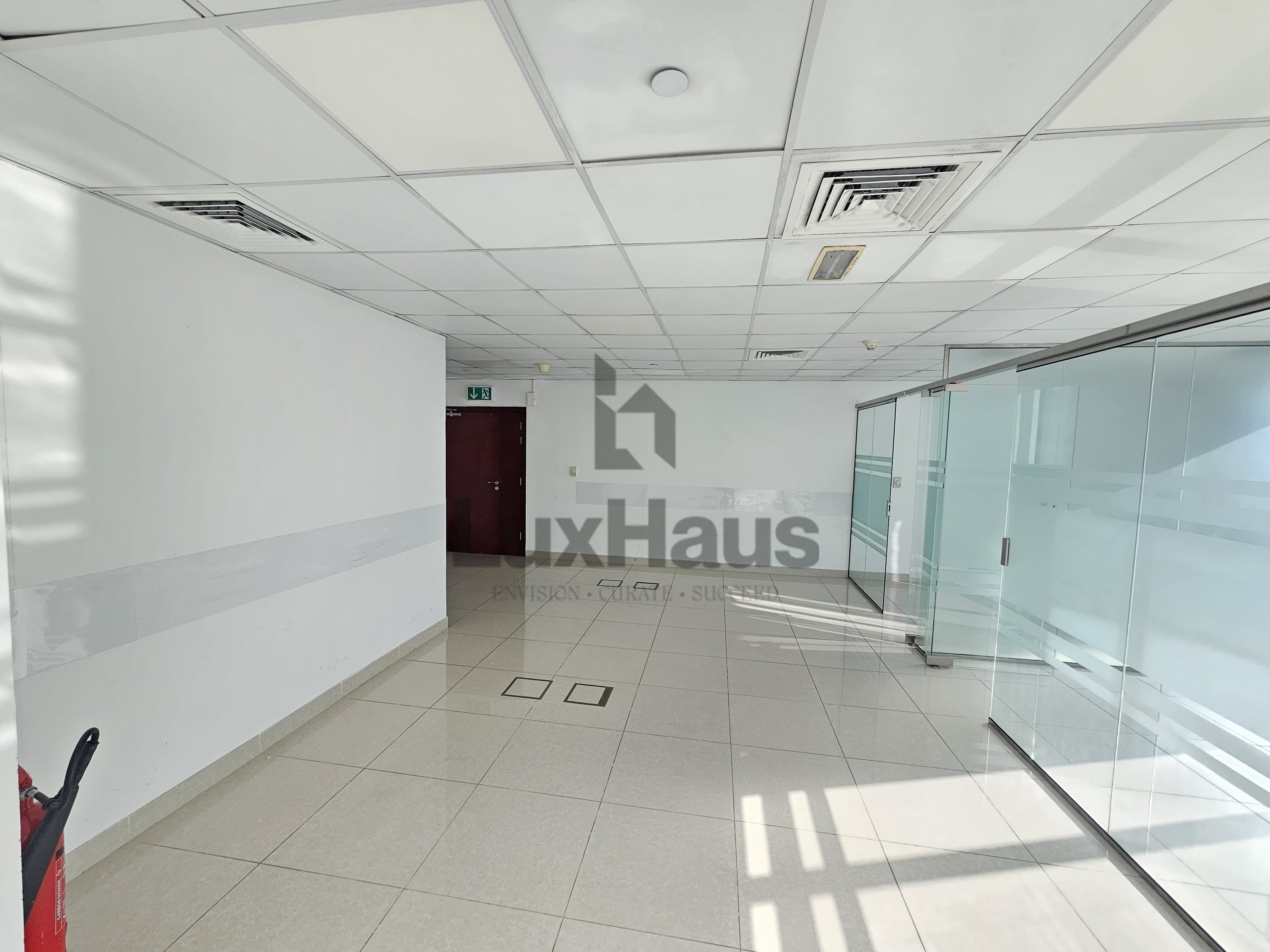 Bright office| Lake View| Fitted Cabin