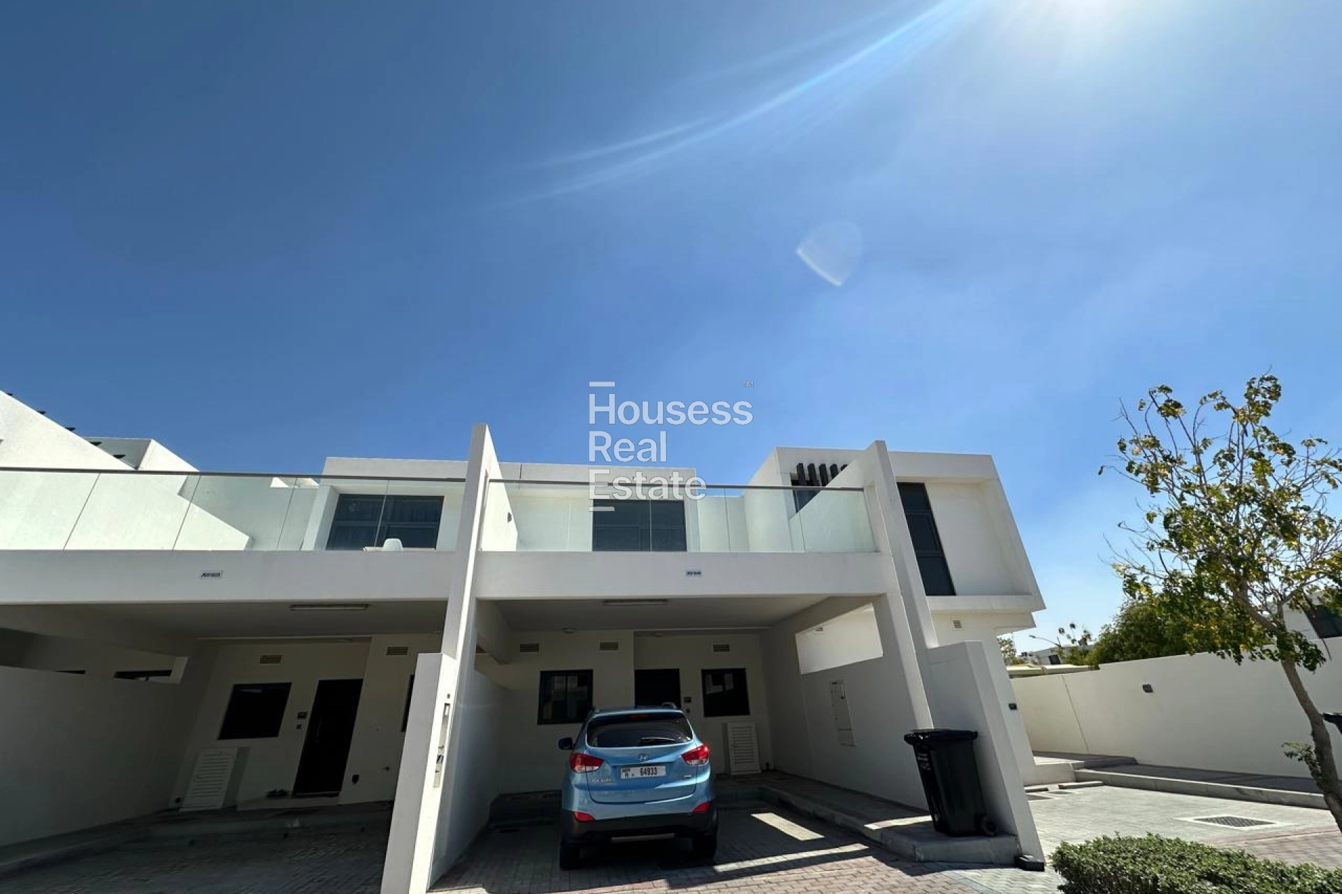 SPACIOUS MIDDLE UNIT 3BED PLUS MAID