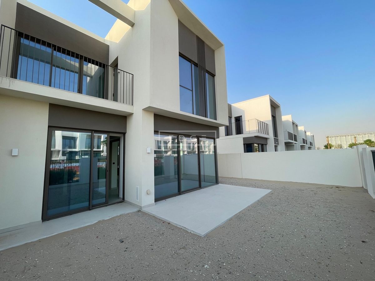 Single Row | Close To Entrance | Ready To Move