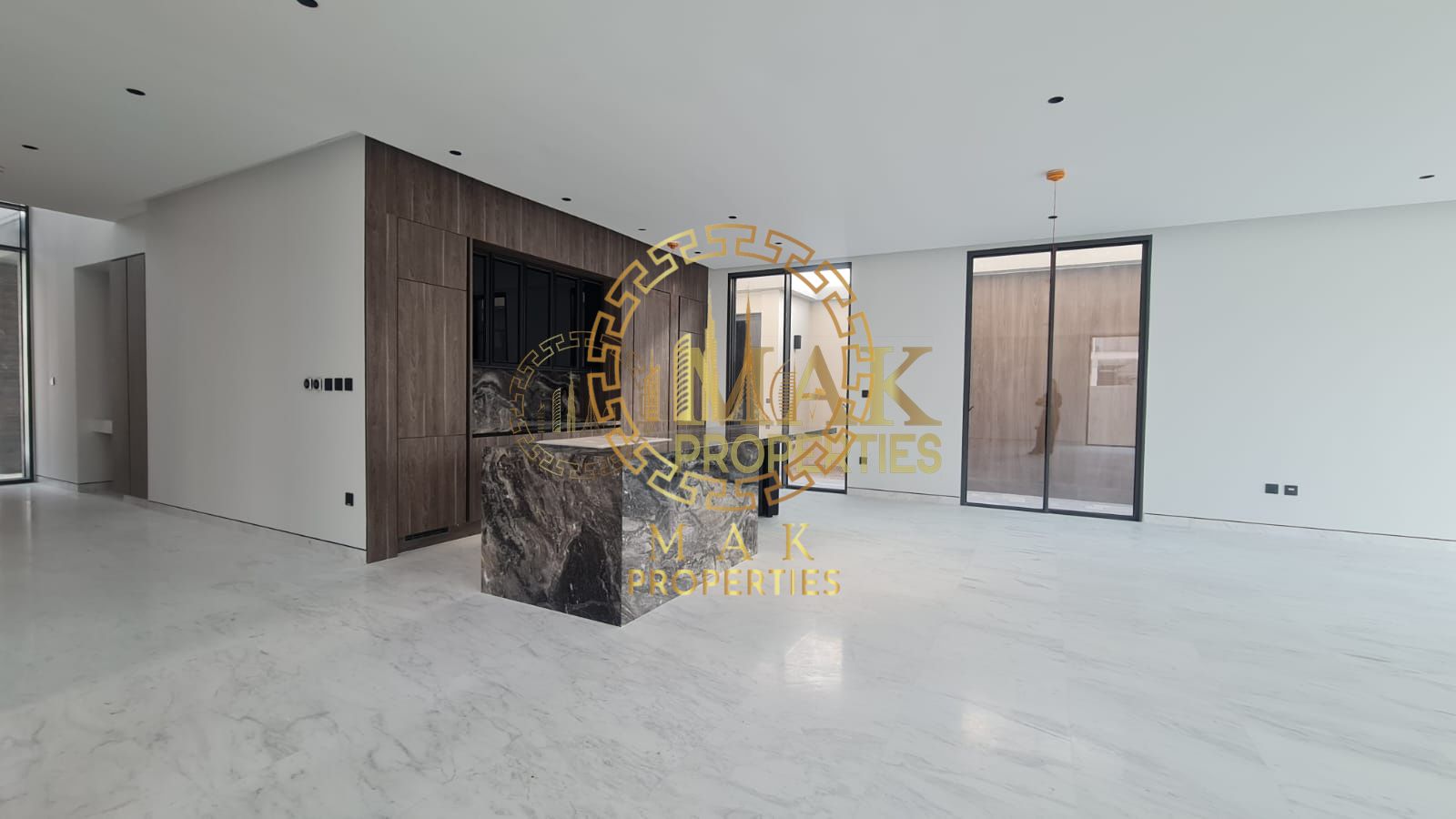 Harmony Haven: Stunning 5BR Villa in Dubai | Va. . .