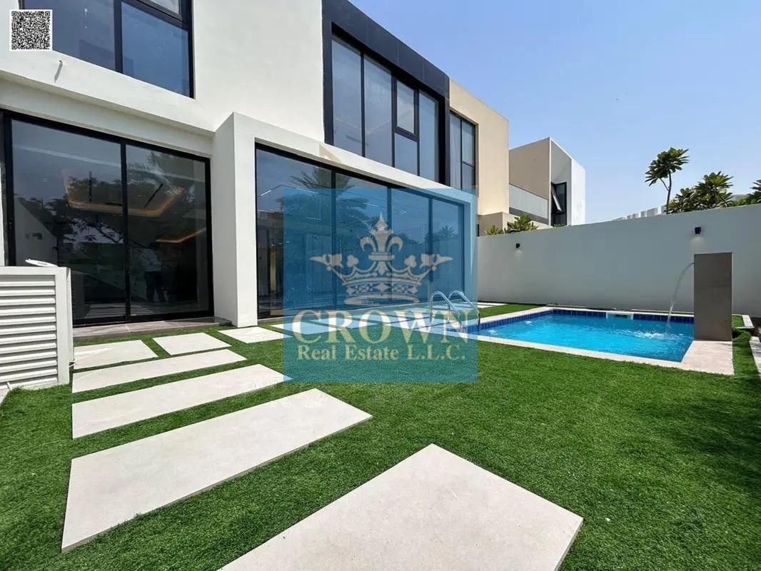 Luxury Villa/Townhouse | sleek modern design | smart home technology| landscaping