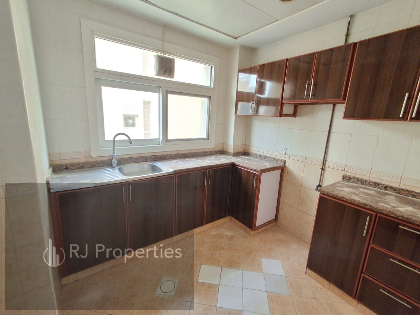 Brand new family building - 1 bhk apartment - school area - easy access for Dubai.