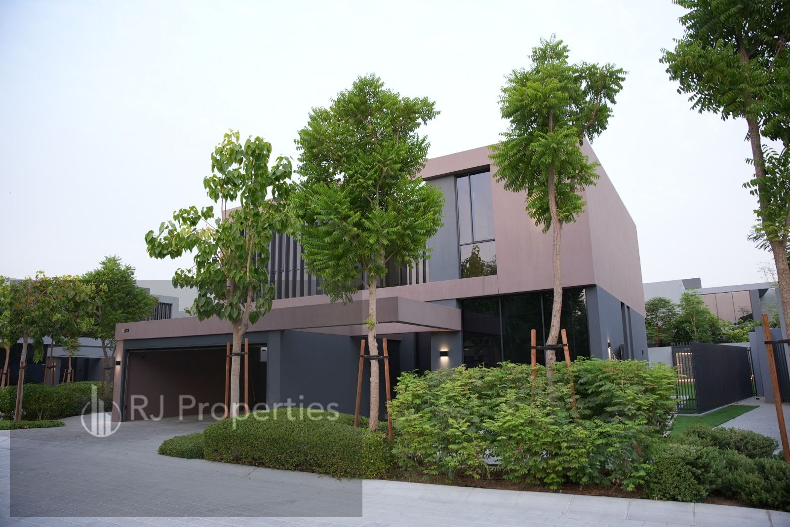 Specious Luxury 4BHK corner Villa with private Swimming pool