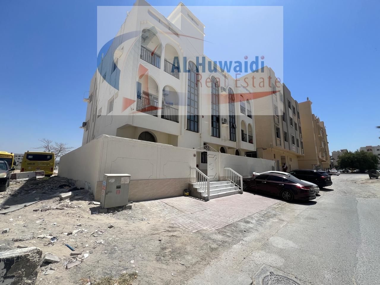 Building for sale in Liwara 1