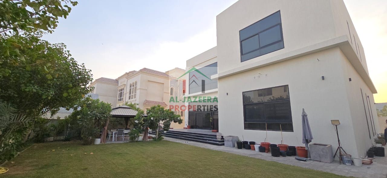Luxuries Five Bedroom Modern Design Villa Available For Rent
