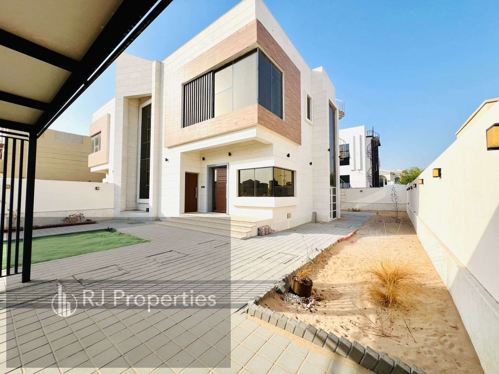 Brand new 4 BR villa in hoshi area 6 washroom - maid room -garden area