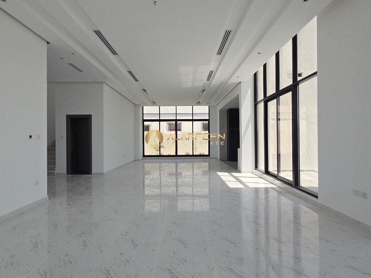 Fitted Kitchen | 5BR+Maid | Prime Location