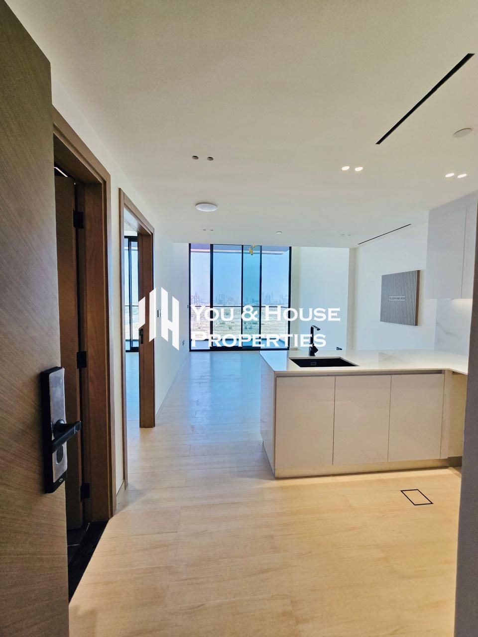 Top Location | Bright & Open Design | Convenient Access