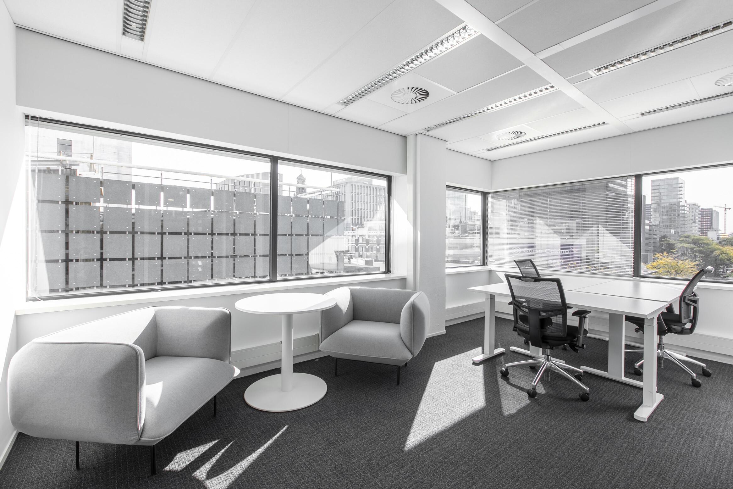 Office space for rent for 3 persons in Dubai, Empire Heights Abu Dhabi Area