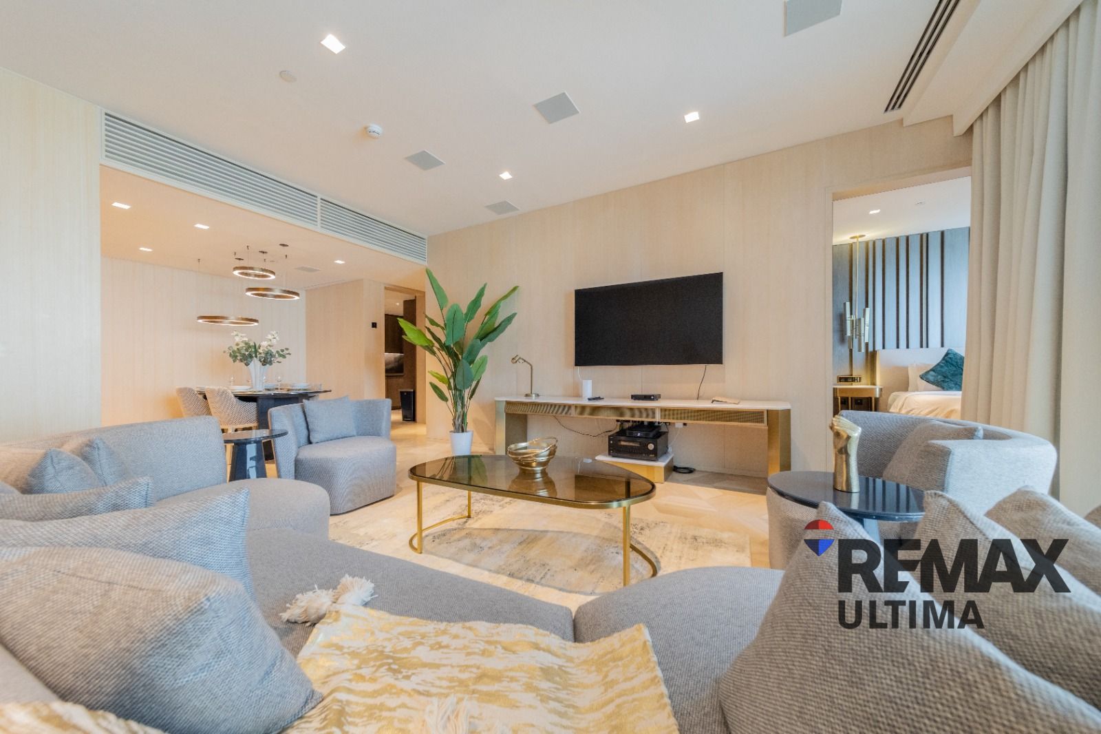Luxury | 1-BR Five Palm | Sea view