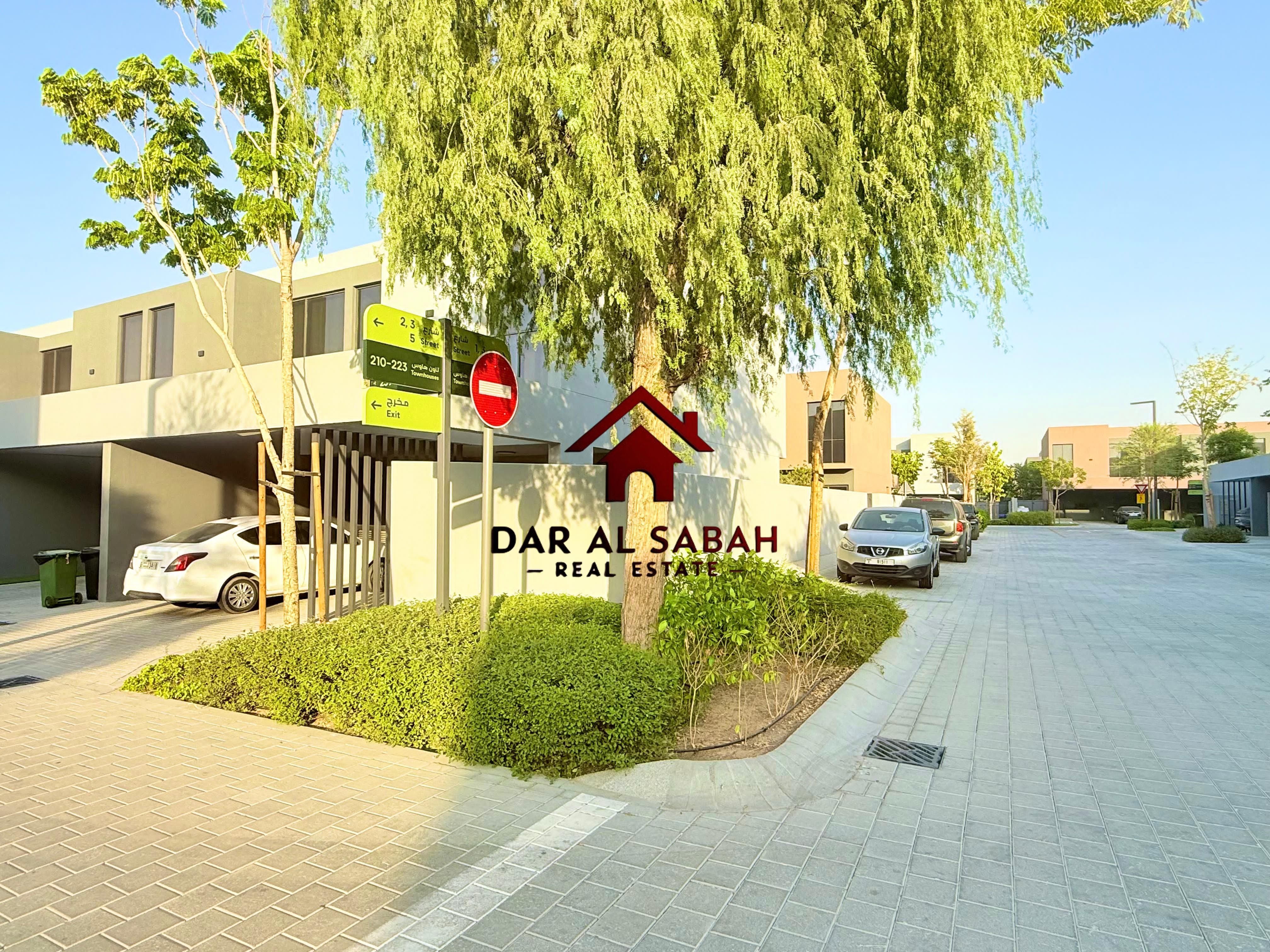 4bedroom villa in massar with 5 washrooms covered parking back to back ready to move