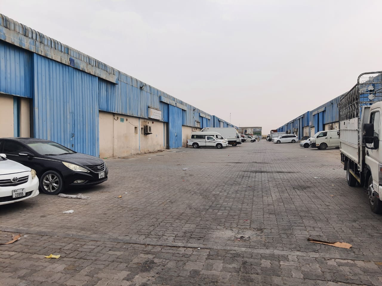 10000 SQRFT WEAR HOUSE AVAILBLE FOR RENT GOOD FOR STORAGE COMMIERCIAL USE NEAR CUSTUMS DEPARTMENT IND AREA 18 MAIN ROAD COLSE TO EMIRATES AND MBZ ROAD
