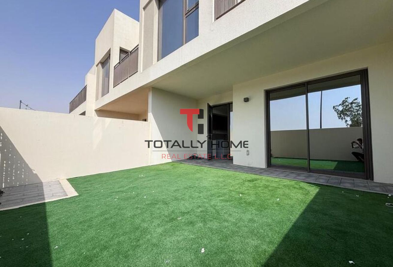 Luxurious 3BR+Maid Townhouse in Emaar South