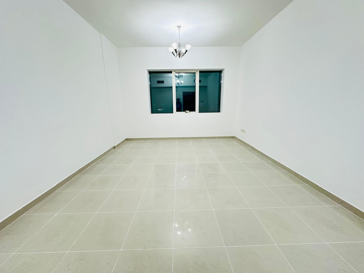 Luxury 2bhk opp Sahara center with 2 full bathrooms+parking free/wardrobes just in 54k and 6 cheques